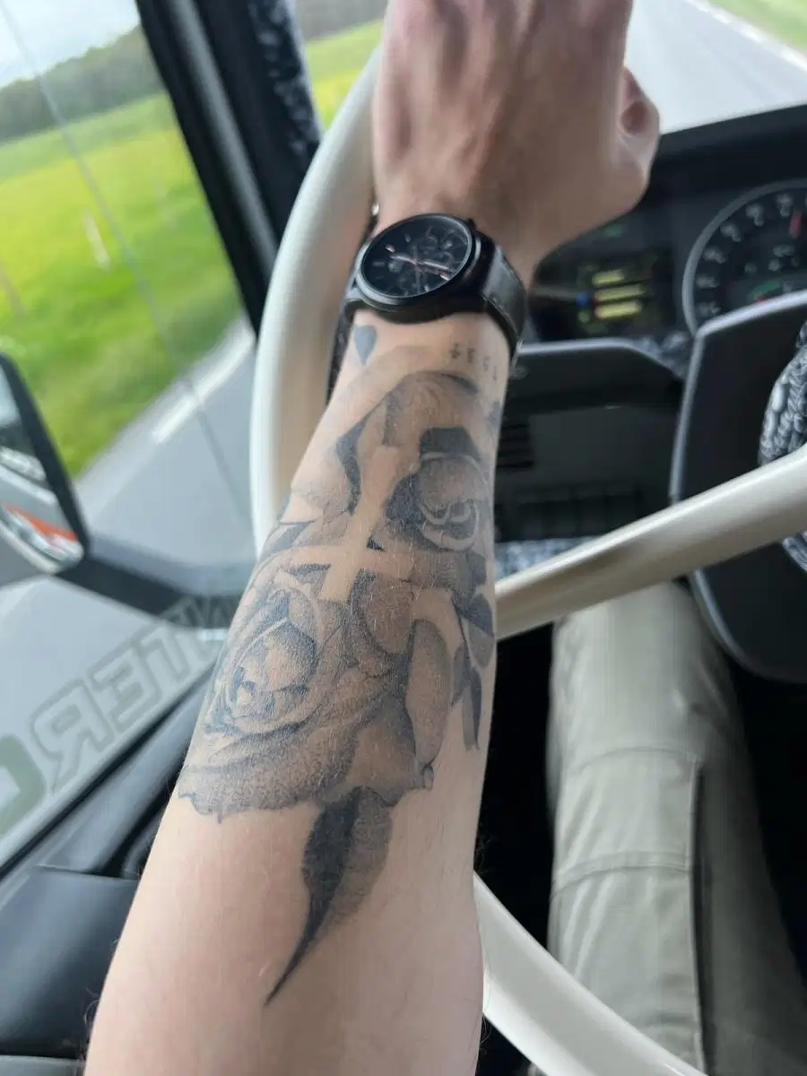 Tatouage Noir et gris - Ward Ink Black